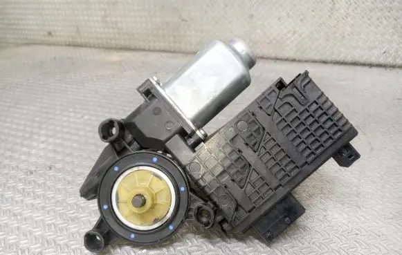 Citroen C4 Grand Picasso Front door window regulator motor 9682495880