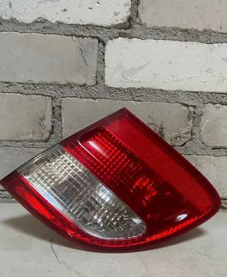 Mercedes-Benz E W211 Tailgate rear/tail lights A2118201464