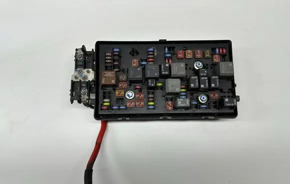 Opel Insignia A Fuse module 22933570 34RR9Q 8244