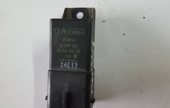 Peugeot 208 Glow plug pre-heat relay 9802424080 51299065