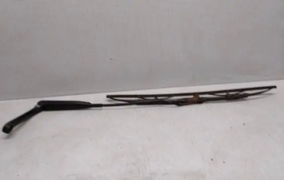 Opel Vectra B Windshield/front glass wiper blade 90504174