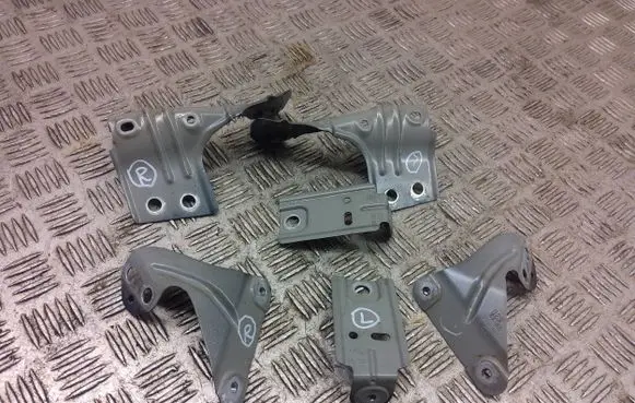 Seat Arona Fender mounting bracket