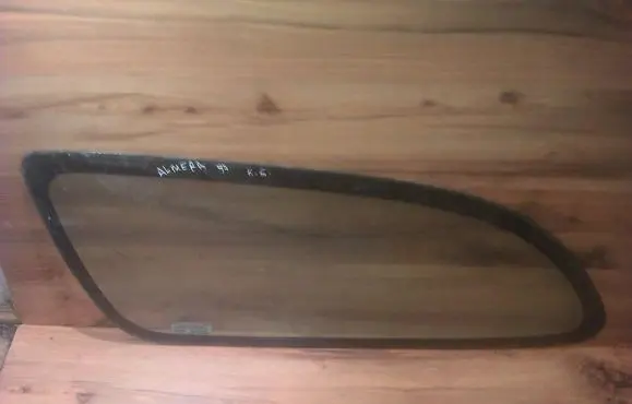 Nissan Almera Rear side window