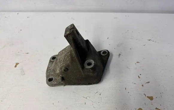 Dodge Durango Engine mounting bracket 62758 52124987AB