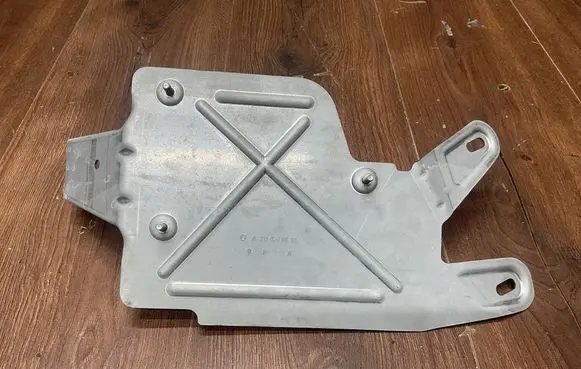 Mercedes-Benz E W213 Bracket in trunk/boot A2138200030