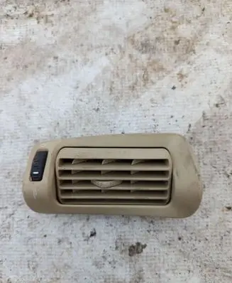 Volvo XC90 Dash center air vent grill 1300022115