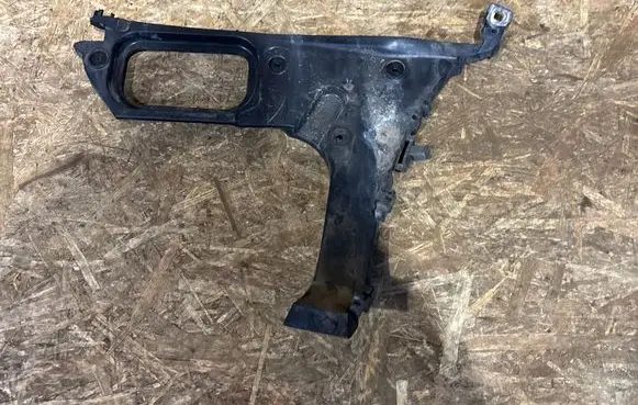 Audi Q7 4L Rear bumper mounting bracket 4L0807453A