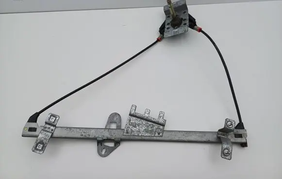 Volvo 460 Front door manual window regulator 