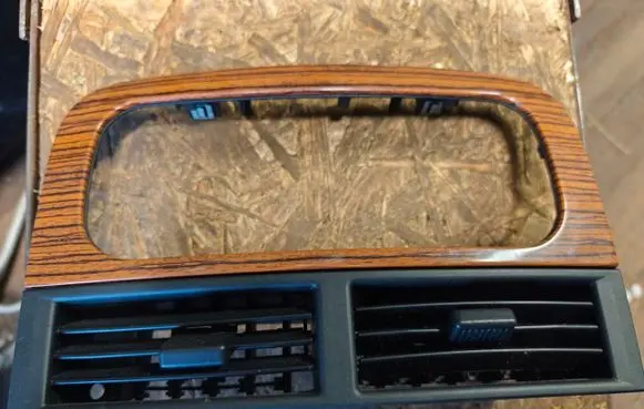 Dash center air vent grill
