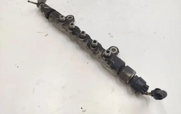 Toyota Corolla Verso E121 Fuel main line pipe 89458