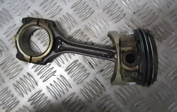Renault Laguna II Piston with connecting rod