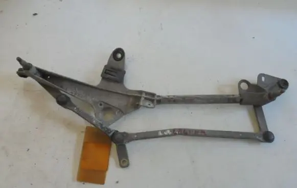 Renault Laguna I Front wiper linkage 