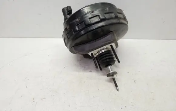 Ford C-MAX II Brake booster FV682B195AC