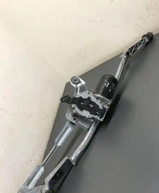 Volvo S60 Front wiper linkage and motor
