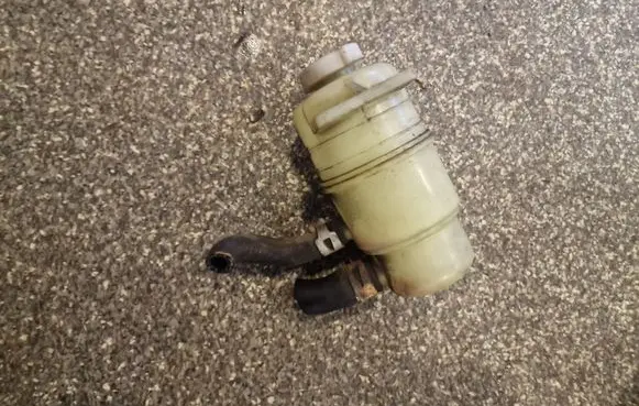 Peugeot 4007 Power steering fluid tank/reservoir