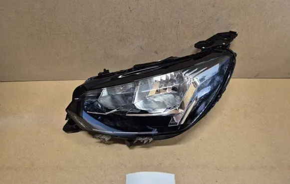 Peugeot 208 II Headlight/headlamp 9823194080 73679255