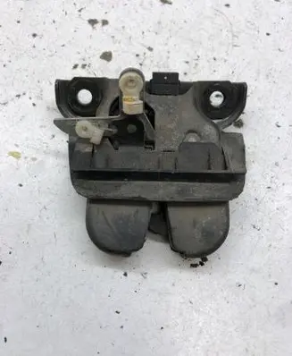 Audi A6 S6 C5 4B Tailgate/trunk/boot lock/catch/latch 4B9827520