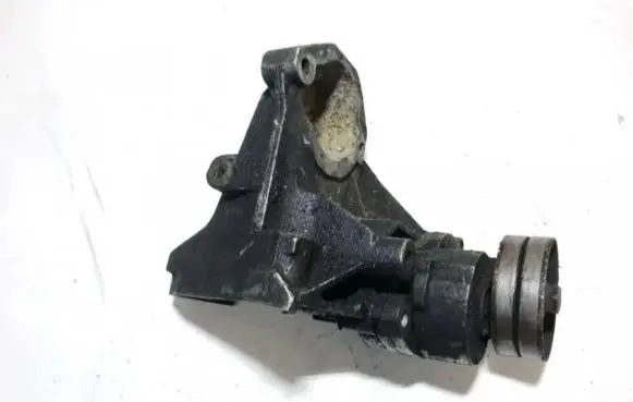 Opel Vectra B Engine mounting bracket 90529613bd