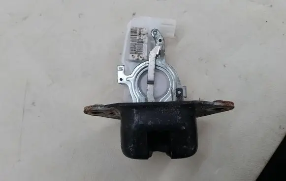 Honda CR-V Tailgate lock latch EU-K93-61110A