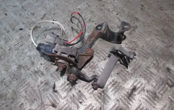 Toyota Avensis T250 Headlight/headlamp level sensor 