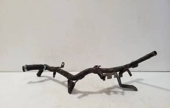 Volkswagen Golf IV Engine coolant pipe/hose 038121065R