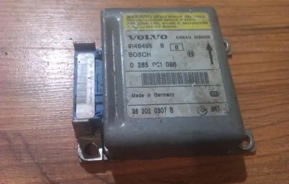 Volvo S40, V40 Airbag control unit/module 9148495B 0285001098