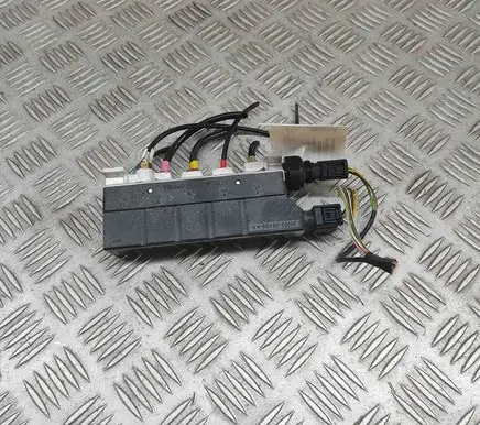 Jaguar XJ X350 Air suspension control unit module (rear) 2W933B486AA