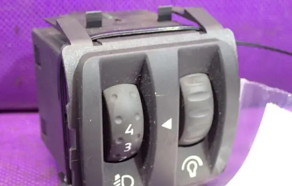 Renault Megane II Light switch 8200095495B
