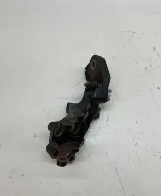 Toyota Avensis T250 Engine mounting bracket 123150R012
