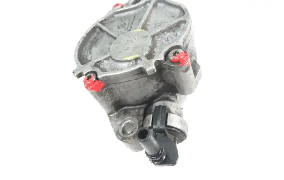 Mazda 3 I Vacuum pump D1561C1