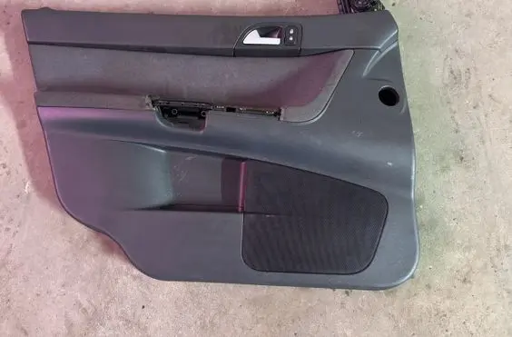 Volvo V50 Front door card panel trim