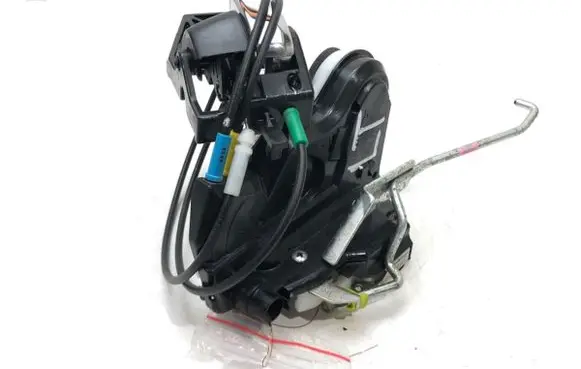 Suzuki Baleno IV Rear door lock