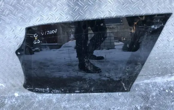 Suzuki Grand Vitara I Rear side window