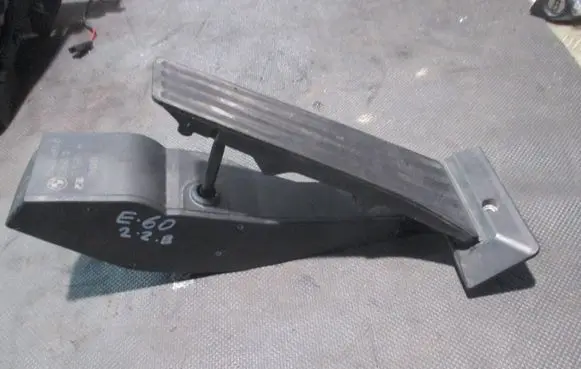 BMW 5 E60 E61 Accelerator throttle pedal 6766931 25916010 090304T