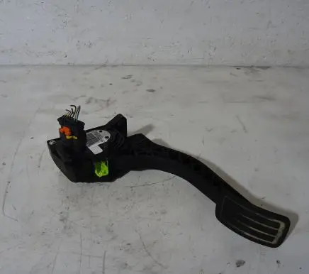 Peugeot 308 Accelerator throttle pedal 9674829180