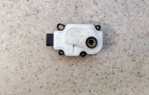 Volvo XC60 A/C air flow flap actuator/motor A2405110331216A A24051103312 111093203