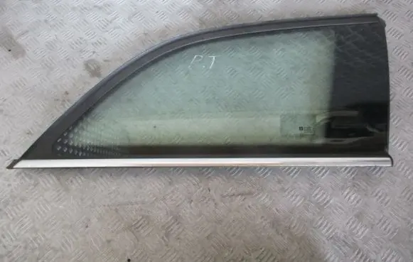 Opel Vectra C Rear vent window glass 