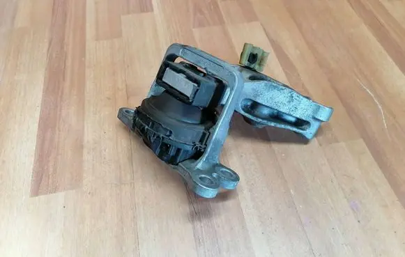 Renault Espace V (RFC) Engine mount bracket 112326705R 112101624R