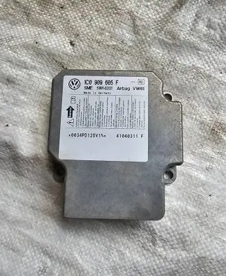 Volkswagen Sharan Airbag control unit/module 1C0909605F 41040311F 5WK43131
