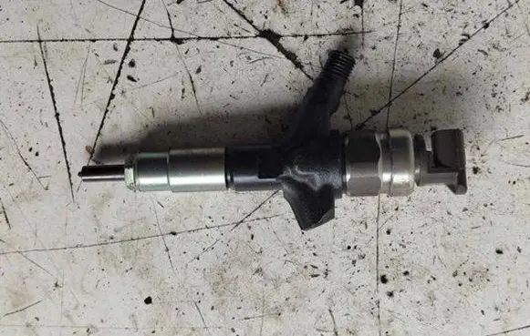 Subaru Forester SH Fuel injector 16613AA020 09K09450