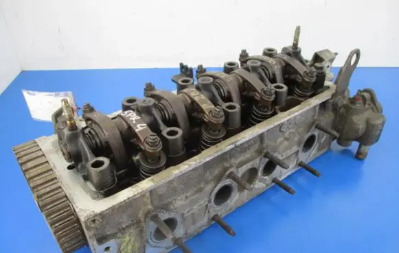 Mercedes-Benz C W205 Engine head 9610923010