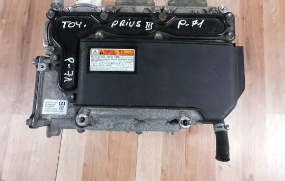 Toyota Prius+ (ZVW40) Voltage converter inverter G920047230