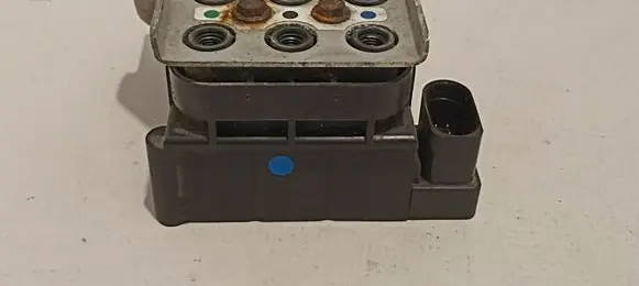 Audi A8 S8 D3 4E Air suspension valve block 4E0616014B