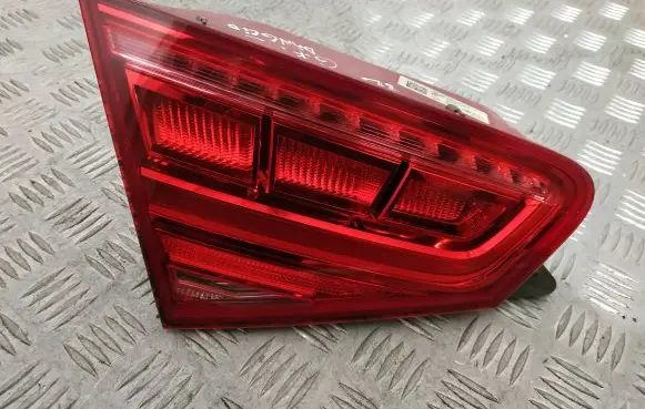 Audi A8 S8 D4 4H Tailgate rear/tail lights 4H0945093