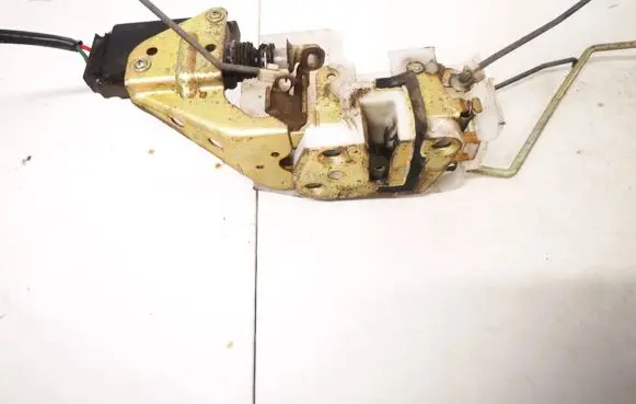 Mazda 323 Front door lock