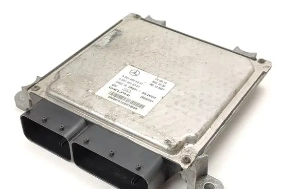 Mercedes-Benz E W212 Engine control unit/module ECU A6519005301 20260303HCR1224V2 6519005301