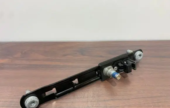 Alfa Romeo Stelvio Seat belt adjustment rail 68102536AB