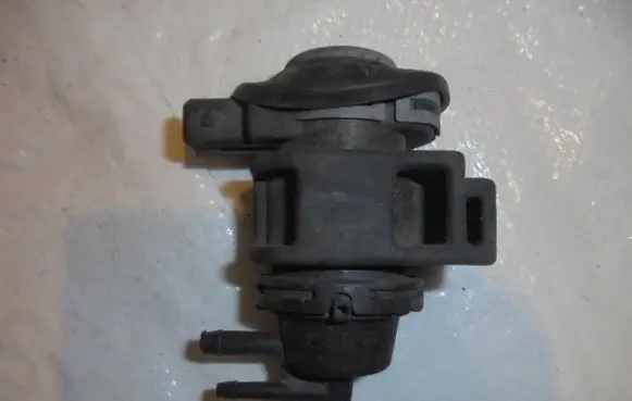 Renault Megane II Turbo solenoid valve 8200661049