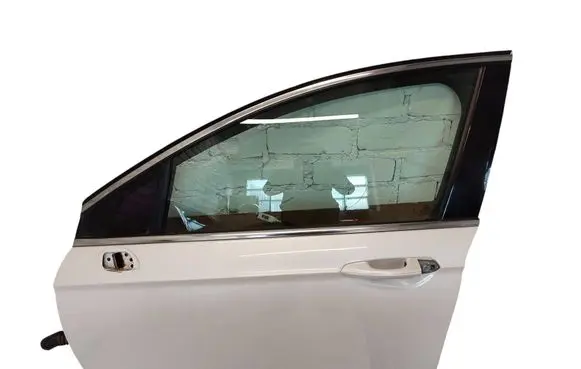 Ford Fusion II Front door 08215024