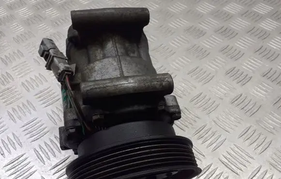 Renault Modus Air conditioning (A/C) compressor (pump) 8200365787